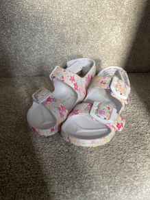 Toddler sandals size 22/ 5 - new
