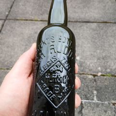 Hugh Ruddy & Co Ballina bottle