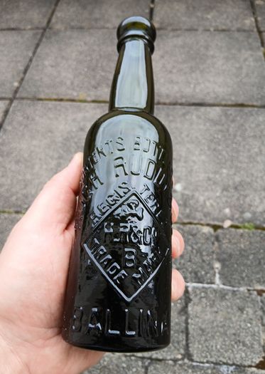 Hugh Ruddy & Co Ballina bottle