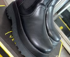 Brand New In the box Buffalo Pluto Chelsea Boots Black Platform Chunky Lug Sole Ankle Boots UK 6 Eu 39