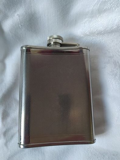 Peterson of Dublin/ 6oz whiskey flask