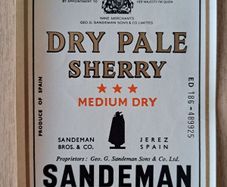 Vintage  Sandeman  Dry pale Sherry Medium Dry label