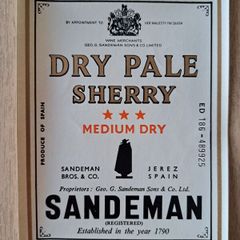 Vintage  Sandeman  Dry pale Sherry Medium Dry label