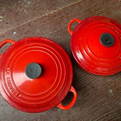 Le Creuset Cast Iron Casserole Pots Dish Dutch Round 20 cm 22 cm Red with Lids