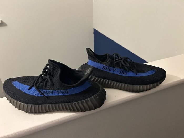 Adidas Yeezy Boost 350 V2 Dazzling Blue