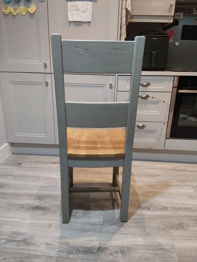 Set of 4 dining room chairs