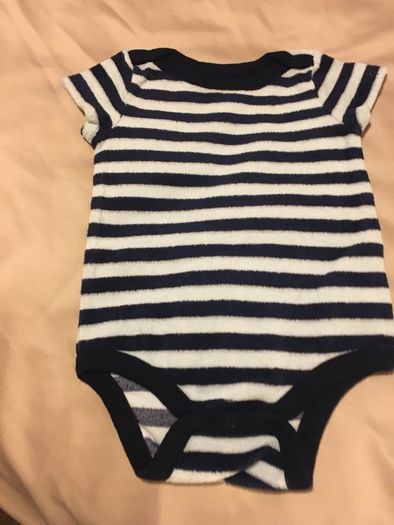 Boys gap top never worn 3/6 mths