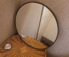 round mirror