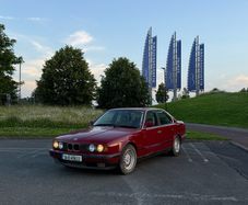 Bmw e34 518i with m50b30
