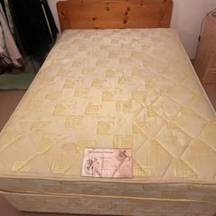 Double divan bed
