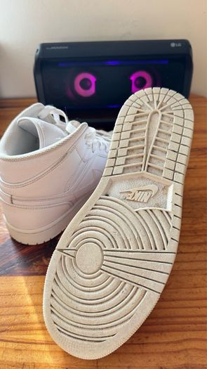 Air Jordan 1 Mid Triple White Size UK 8.5 (EUR 43)