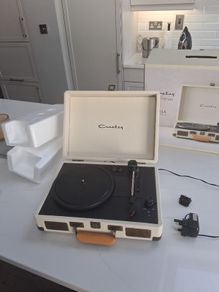 Crosley cruiser portable record player