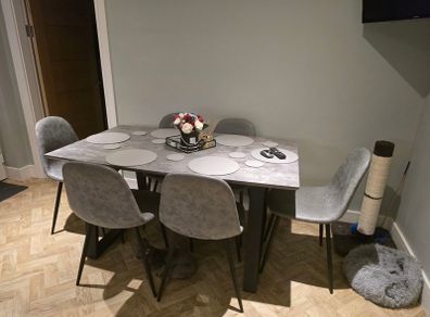 Dinning Table with chairs