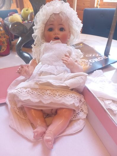 Antique doll by JDK Johann Daniel Kestner, 1900s, D18 post 10e