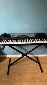 Yamaha PSR-175 keyboard and stand