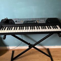 Yamaha PSR-175 keyboard and stand