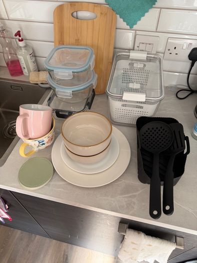 Move-out kitchen utensils/cookware sale