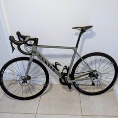 Canyon Ultimate CF SL 8 Disc w/4iii Power Meter(M)
