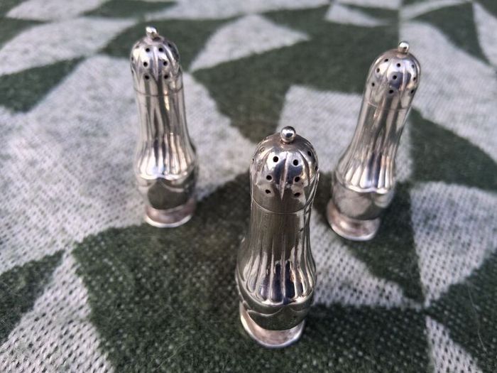3 X Victorian Tiffany Sterling Silver Salt Shakers(Circa 1880)