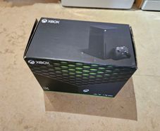 Xbox woth 2x controllers