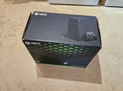 Xbox woth 2x controllers