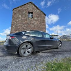 Tesla Model 3 - only 100km mileage