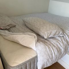 Double mattresses x3, beds x2