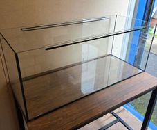 Chipped Aquarium New