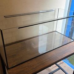 Chipped Aquarium New