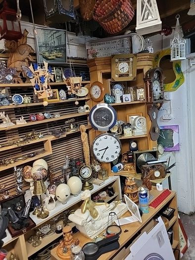 Clock  teapot shape