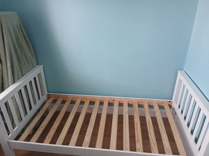 Triple bunk bed
