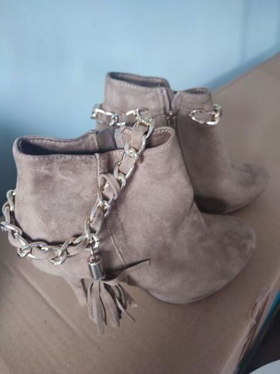 light cream velvet heels