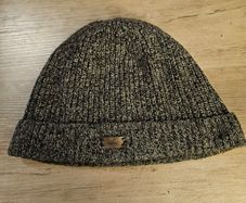 Lacoste snow hat