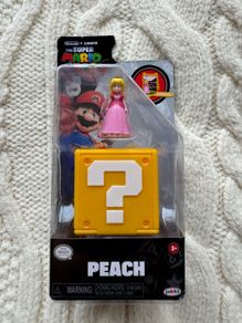 Super Mario Bros. Movie Princess Peach Mini Figure with Question Block New DAMaged BOx Please look at the pictures