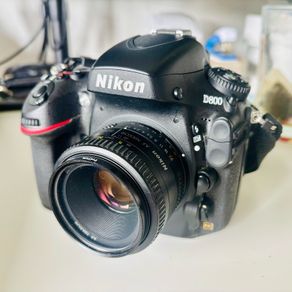 Nikon D800 Full Frame DSLR Bundle inc. 50mm f1.8 and 180mm f2.8