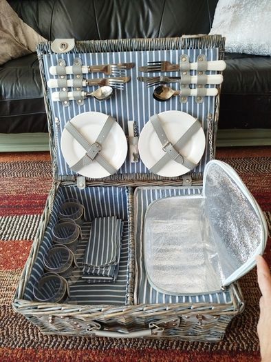 4-Person Luxury Picnic Hamper