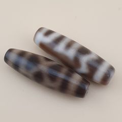 Vintage Earth & Sky and Chain link Pattern Himalayan Tibetan Agate Bead Amulet