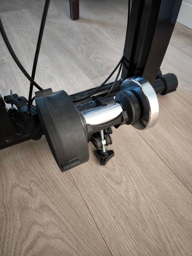 Indoor bike trainer