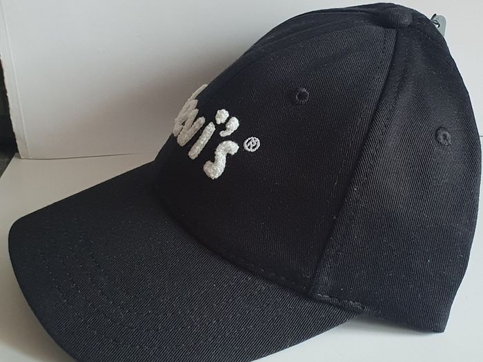 New Levis Cap