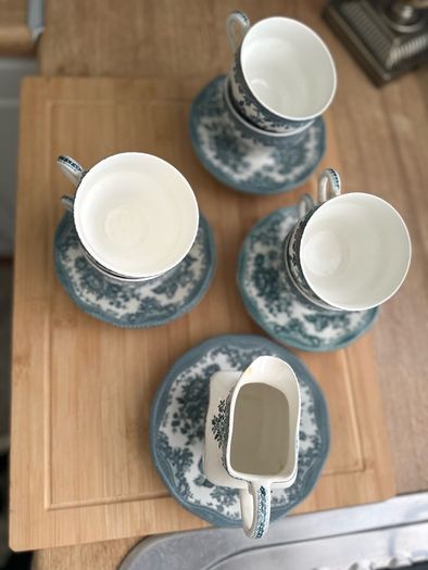 Vintage cup set