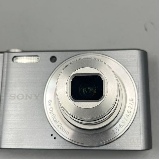 Sony Cyber-shot DSC-W810 20MP Digital Camera Silver - Full Kit - 32GB SD