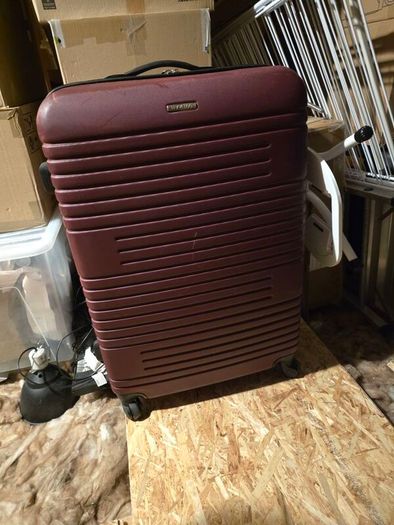 Travelog suitcase on wheels (dunnes stores) Collection Only 76x51x29cm Large