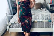Pretty little thing dress Size 6