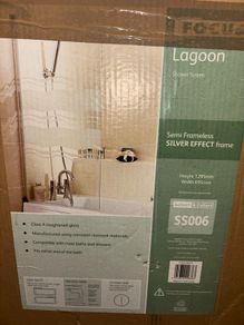 Shower screen