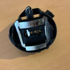 VW headlight bulb holder