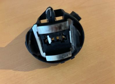 VW headlight bulb holder