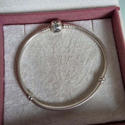 Pandora bracelet barrel clasp size 19cm very good condition hallmarked