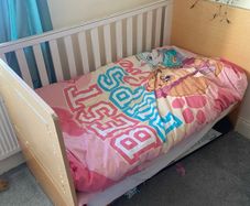 Cot bed 0-8yo