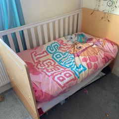 Cot bed 0-8yo