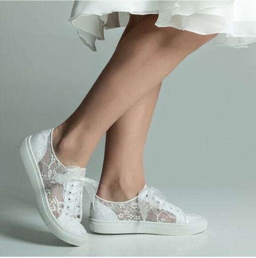 shoes sneakers